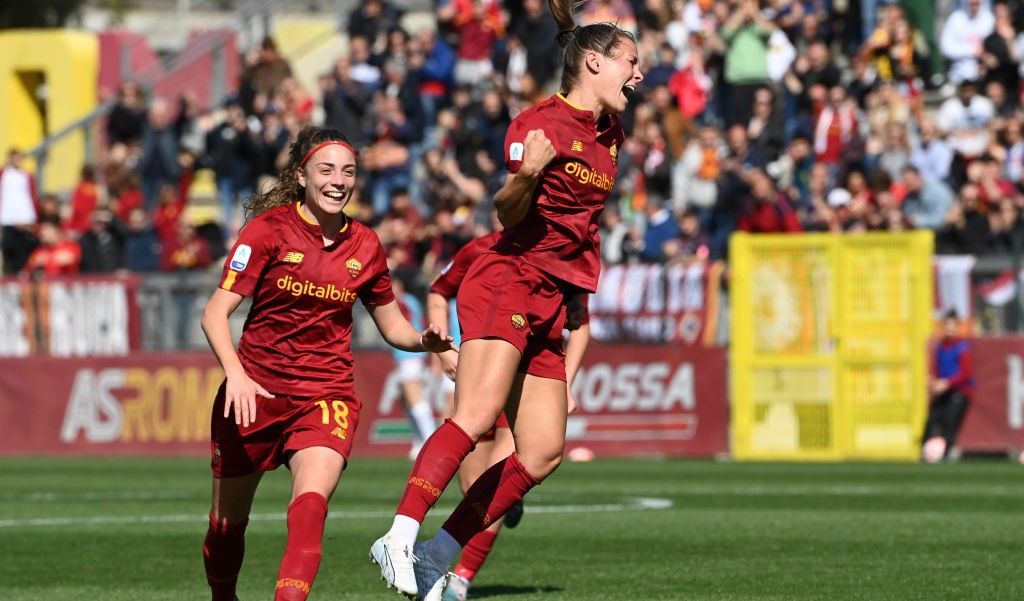 Fiorentina Femminile players celebrate after a goal during the News  Photo - Getty Images